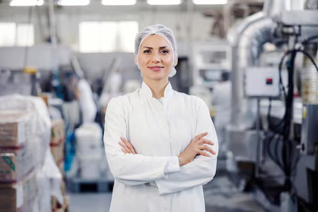 portrait-successful-food-factory-worker-smiling-camera_232070-20468.avif