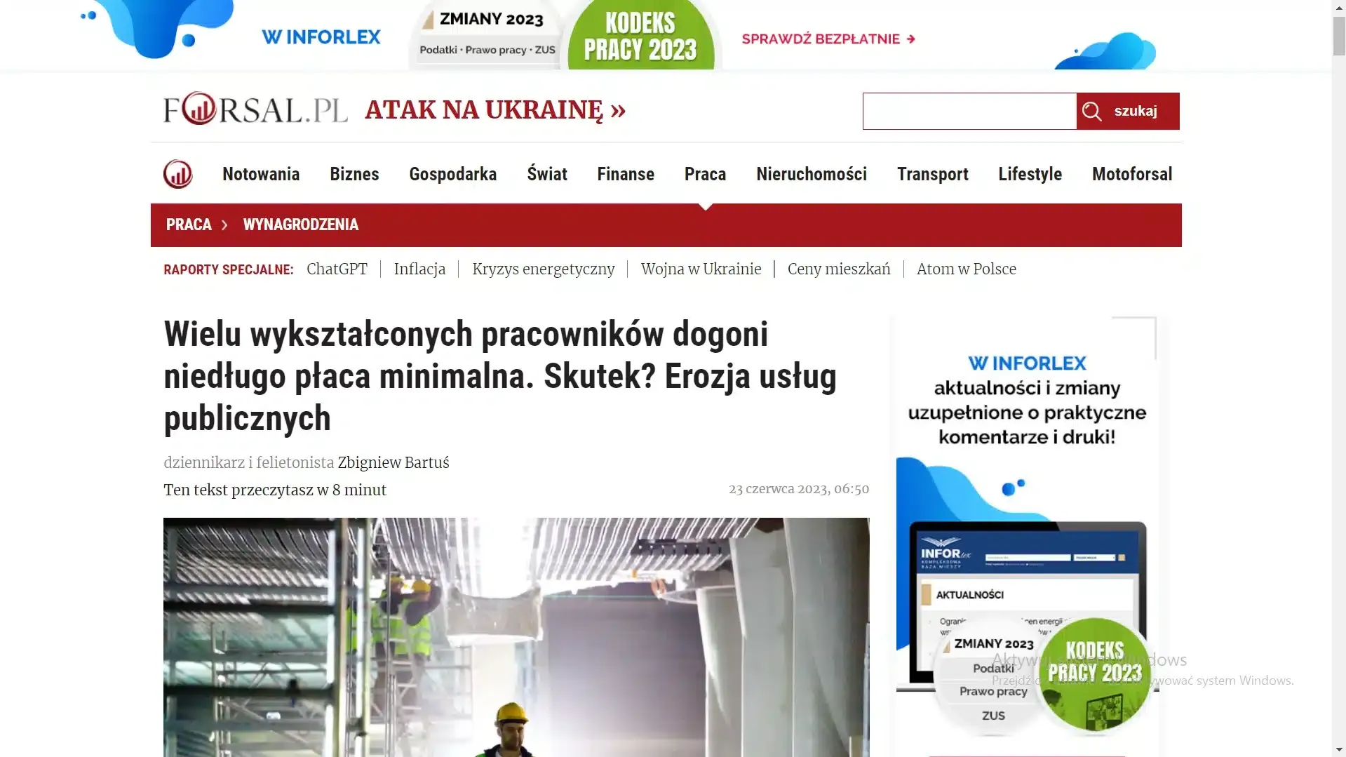 wielu-wyksztalconych-pracownik