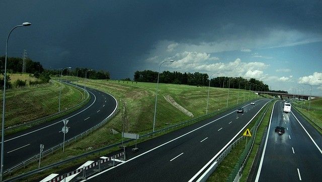 transportni-zastosunki-jak-sklasti-marshrut-i-kupiti-kvitki-v-polshhi