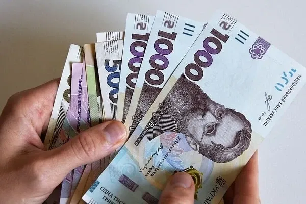 zarplati-v-ukraini-u-jakih-mistah-voni-najvishhi