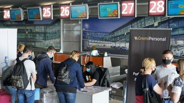 ceo-pl-6-chervnja-do-varshavi-odnochasno-pribuli-dva-charterni-litaki-z-ukrainskimi-pracivnikami