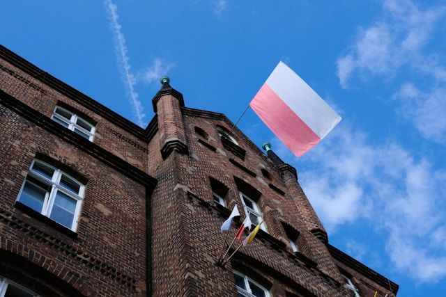 polshha-planuie-prodovzhiti-legalne-perebuvannja-ukrainciv-do-bereznja-2026-roku-shho-peredbachaie-novij-zakonoproiekt