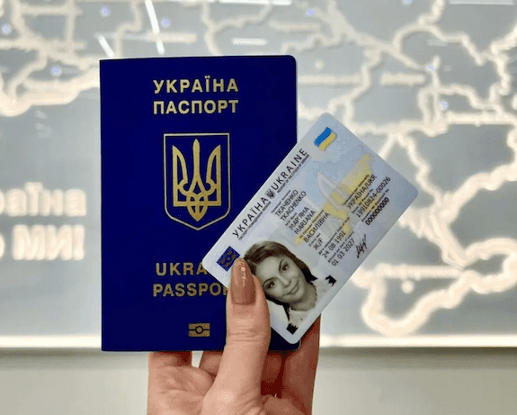 pasportnij-servis-dlya-ukrainciv-u-polshhi-yaki-dokumenti-mozhna-oformiti-u-varshavi