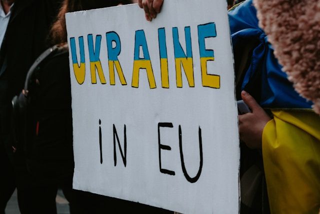 skilki-ukrainciv-zhivut-v-polshhi-u-2025-roci-upravlinnja-u-spravah-inozemciv-dalo-vidpovid